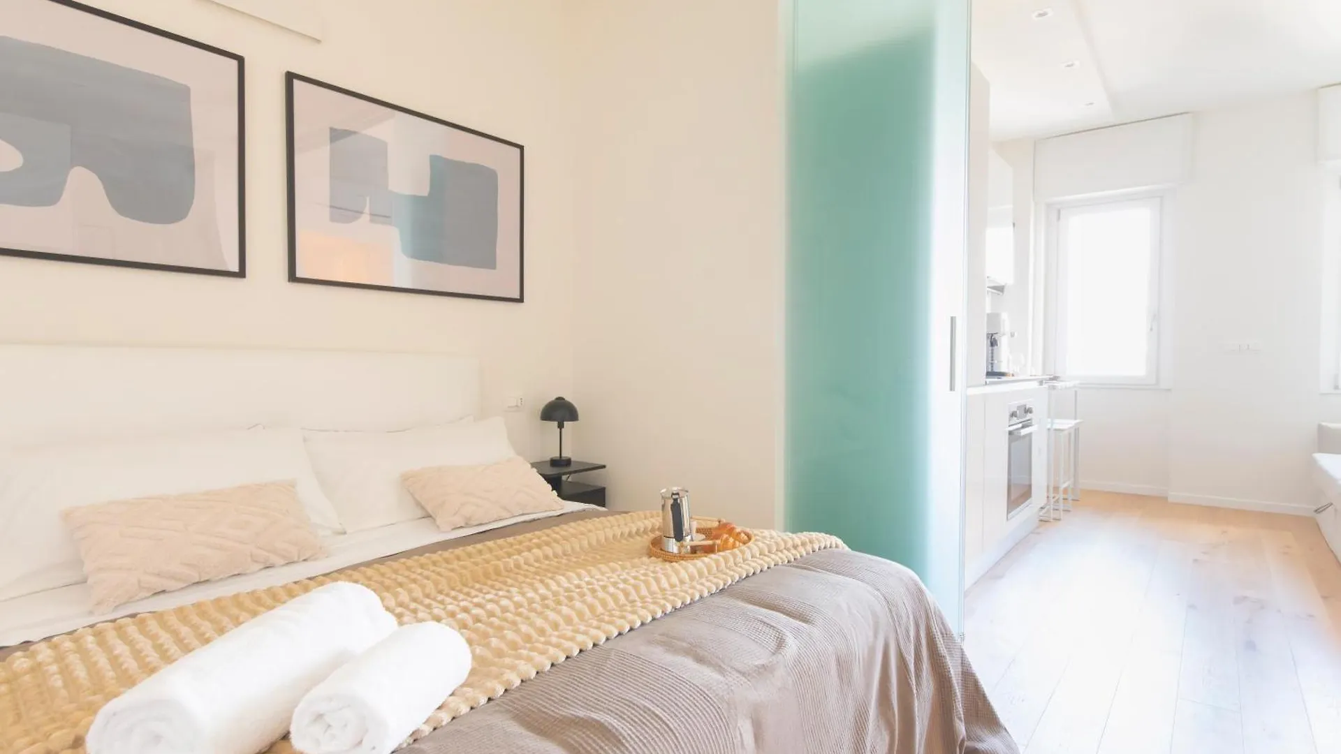 Апартаменты Modern & Stylish Near Isola & Central Station Милан