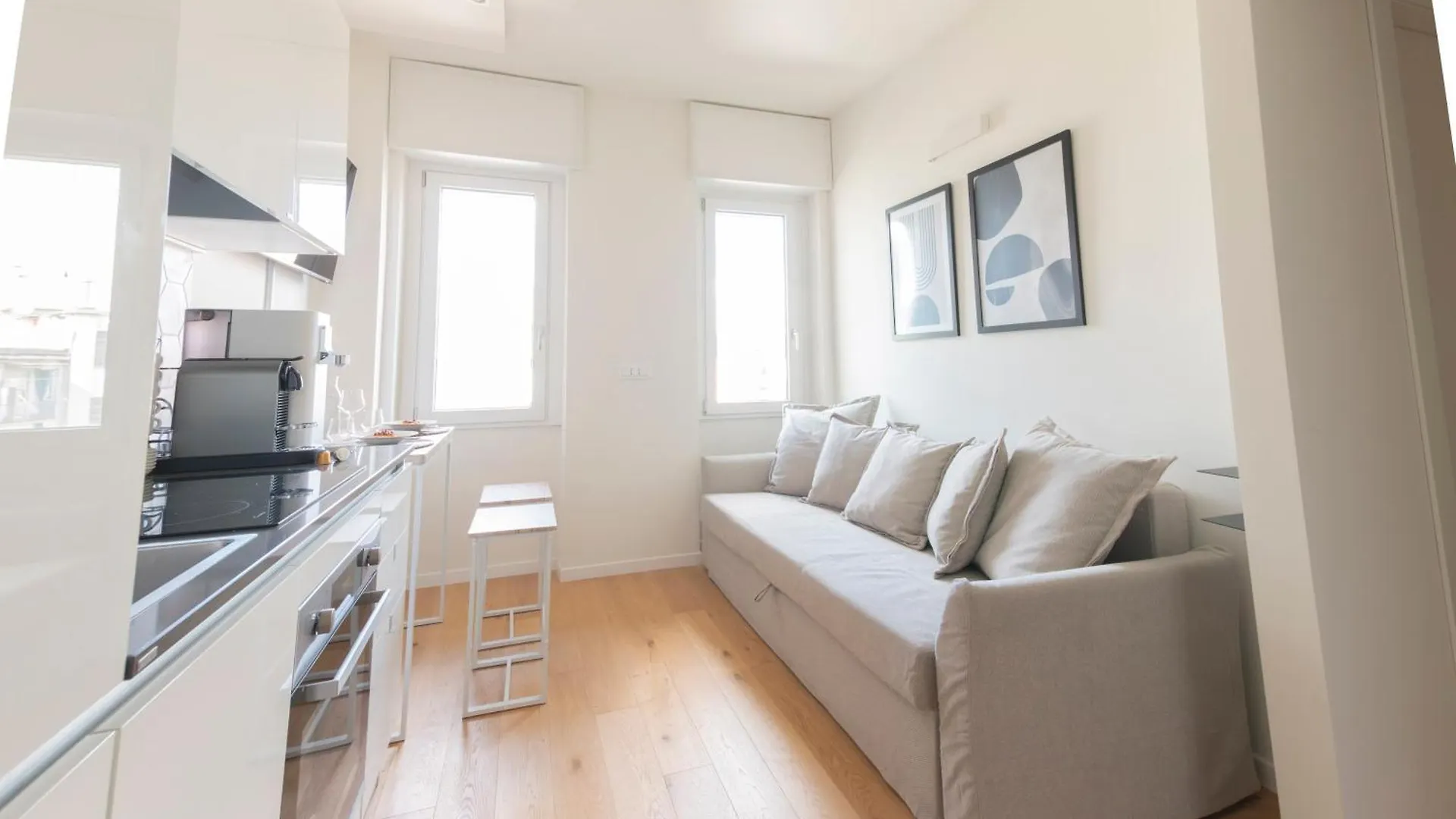 Modern & Stylish Near Isola & Central Station Милан Италия