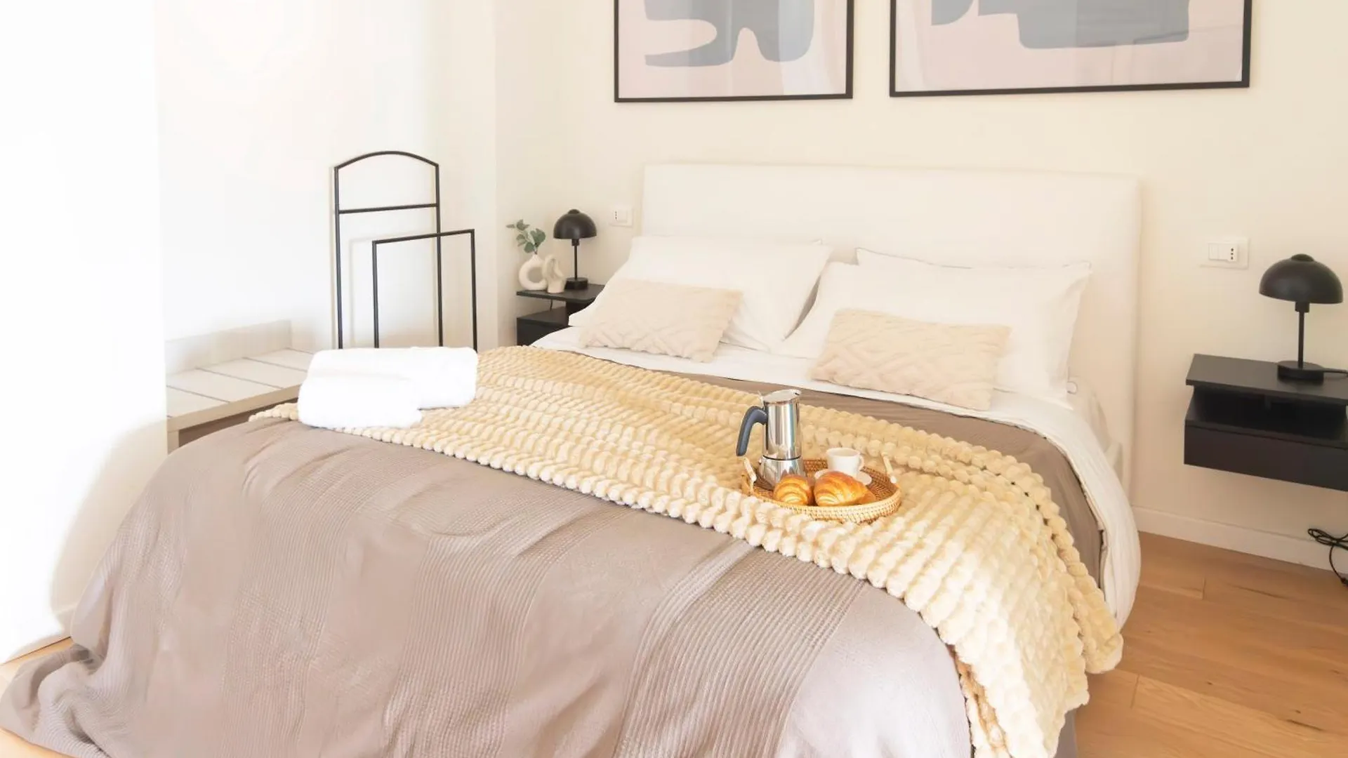 Modern & Stylish Near Isola & Central Station Milan 0*,  Italy